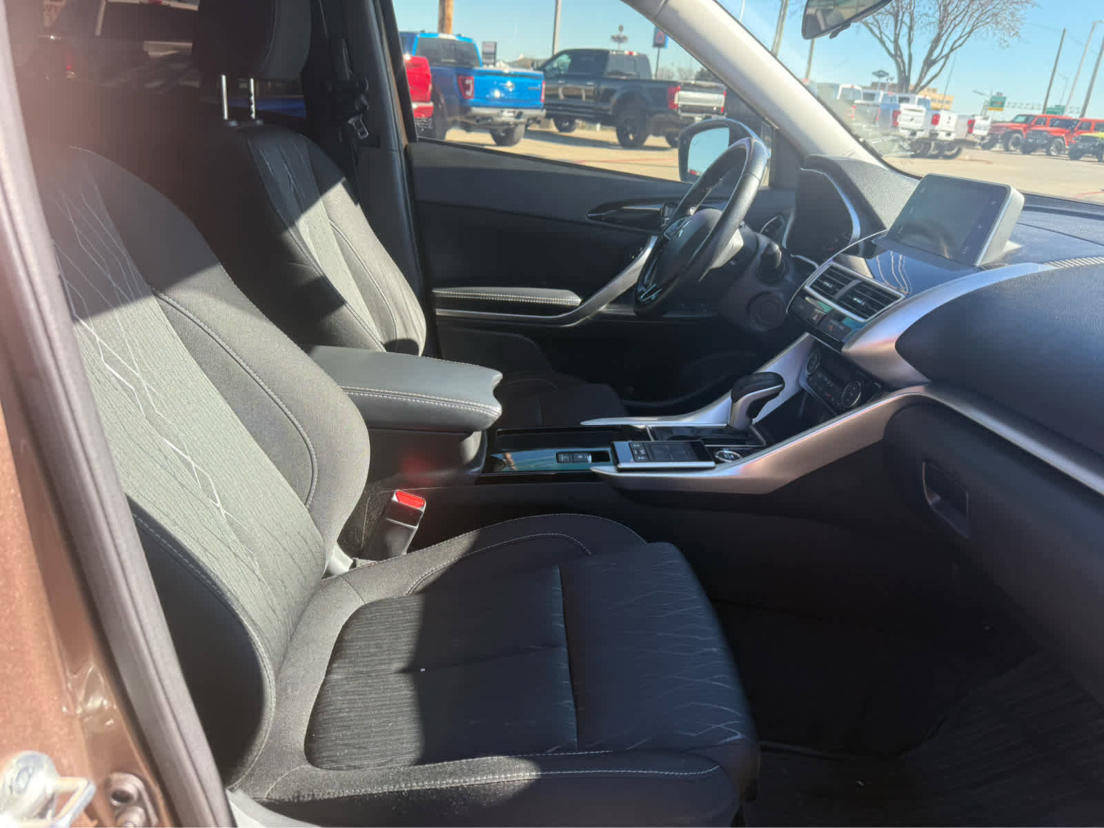 Used 2018 Mitsubishi Eclipse Cross SE image 8