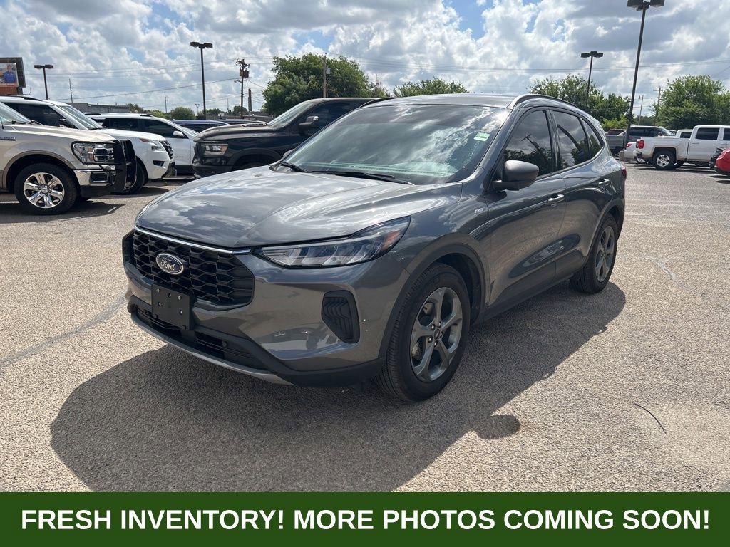 Used 2025 Ford Escape ST-Line w/ Tech Pack #1 FWD image 7