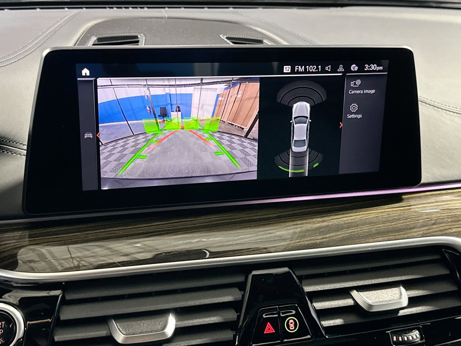 Used 2020 BMW M550i xDrive image 25