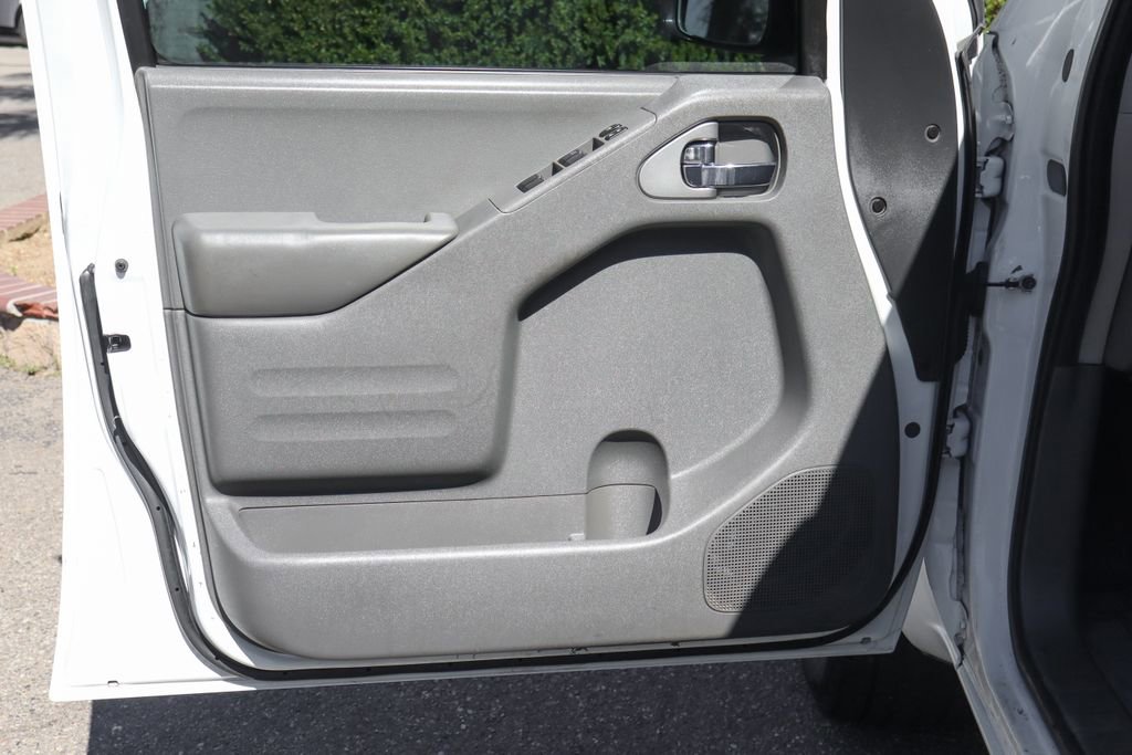 Used 2016 Nissan Frontier SV RWD image 16