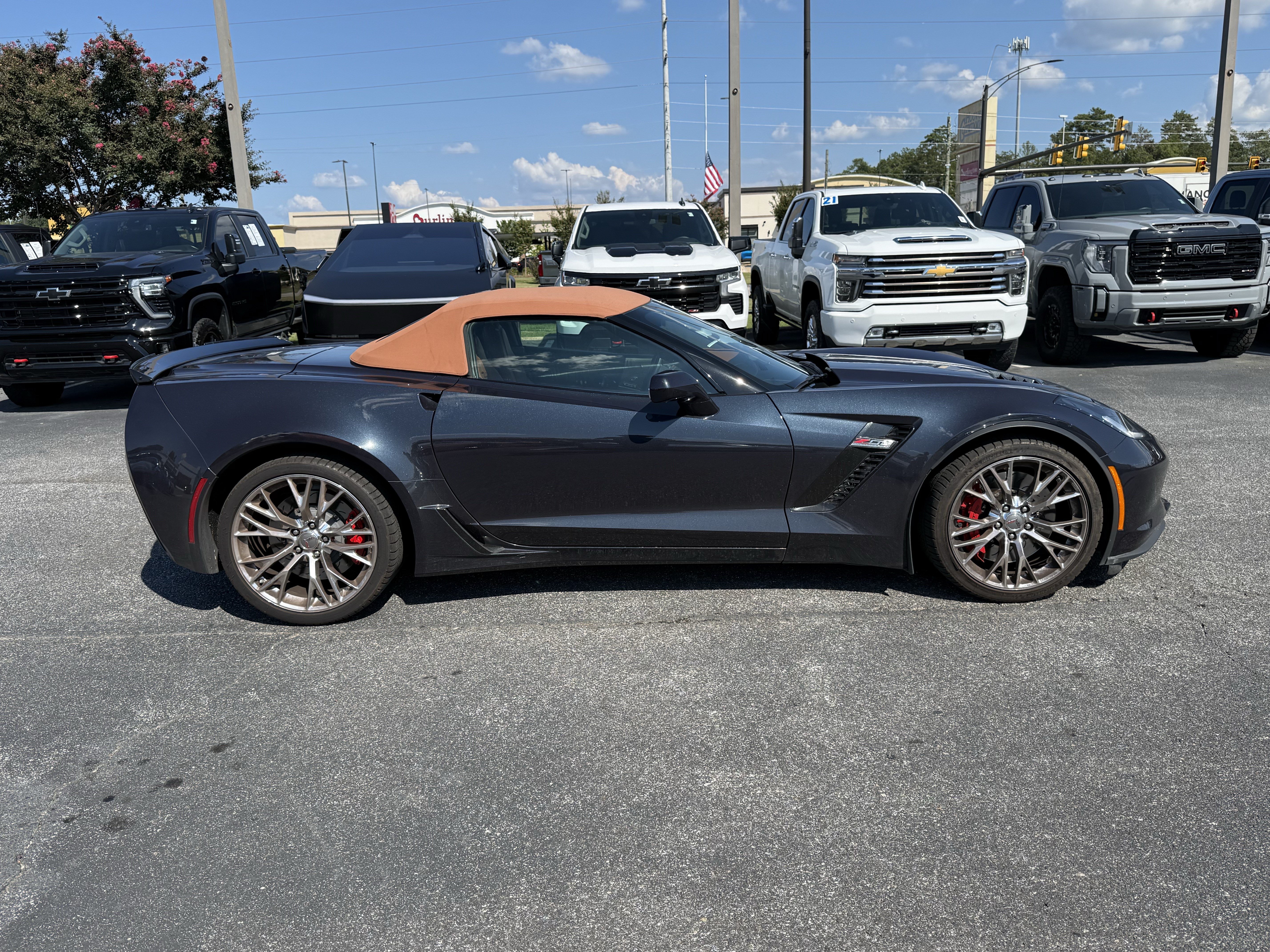 Used 2015 Chevrolet Corvette Z06 w/ 3LZ Preferred Equipment Group RWD image 12