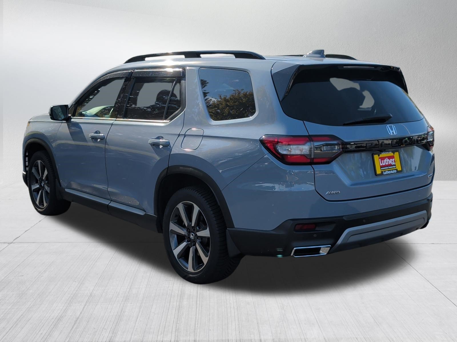 Used 2023 Honda Pilot Touring image 5