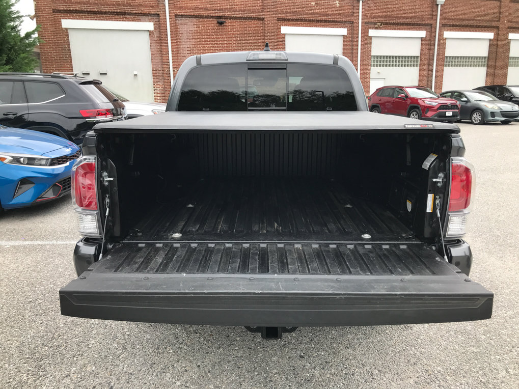 Used 2022 Toyota Tacoma TRD Off-Road w/ TRD Premium Off Road Package AWD/4WD image 28
