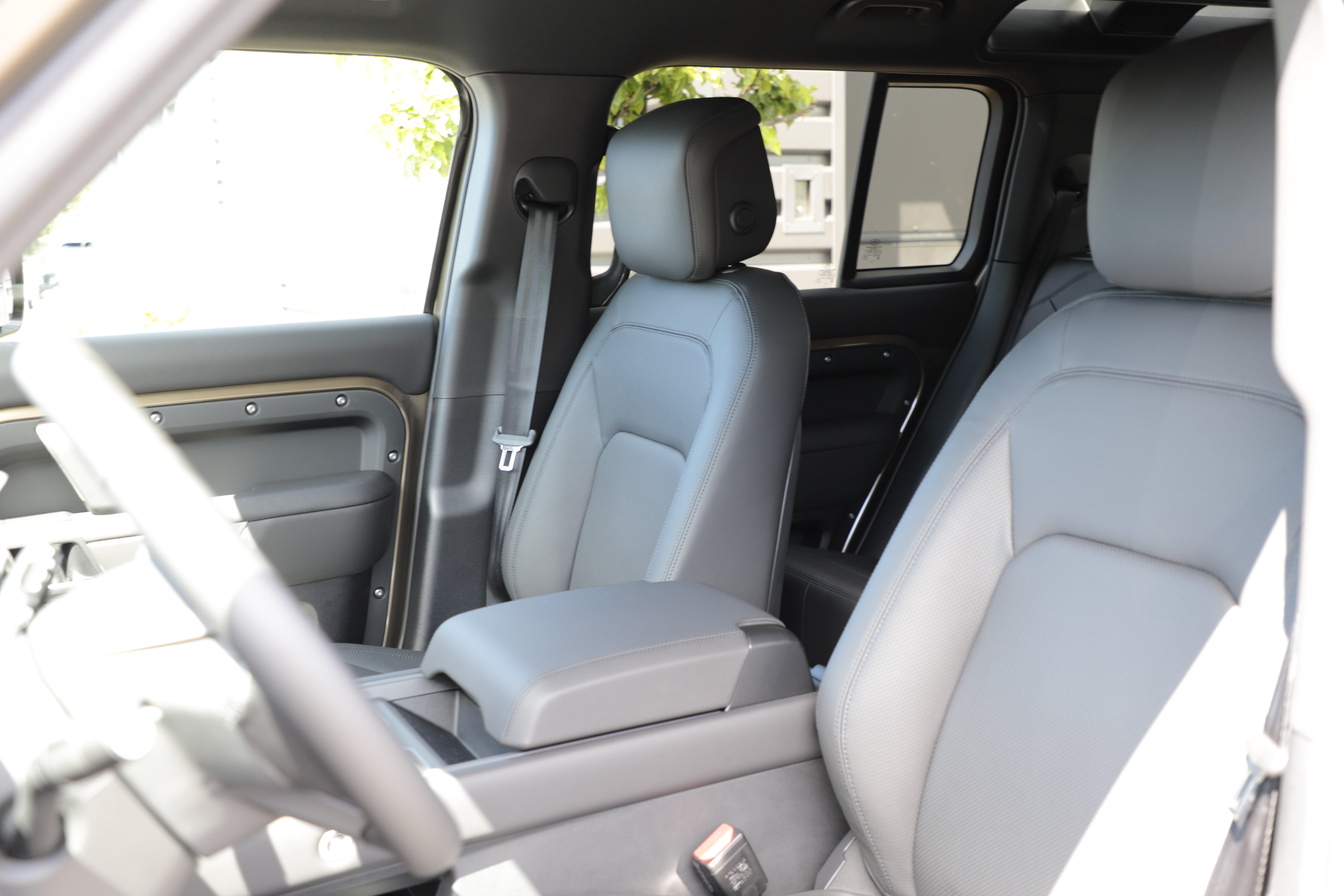 New 2026 Land Rover Defender 110 X-Dynamic SE AWD/4WD image 19
