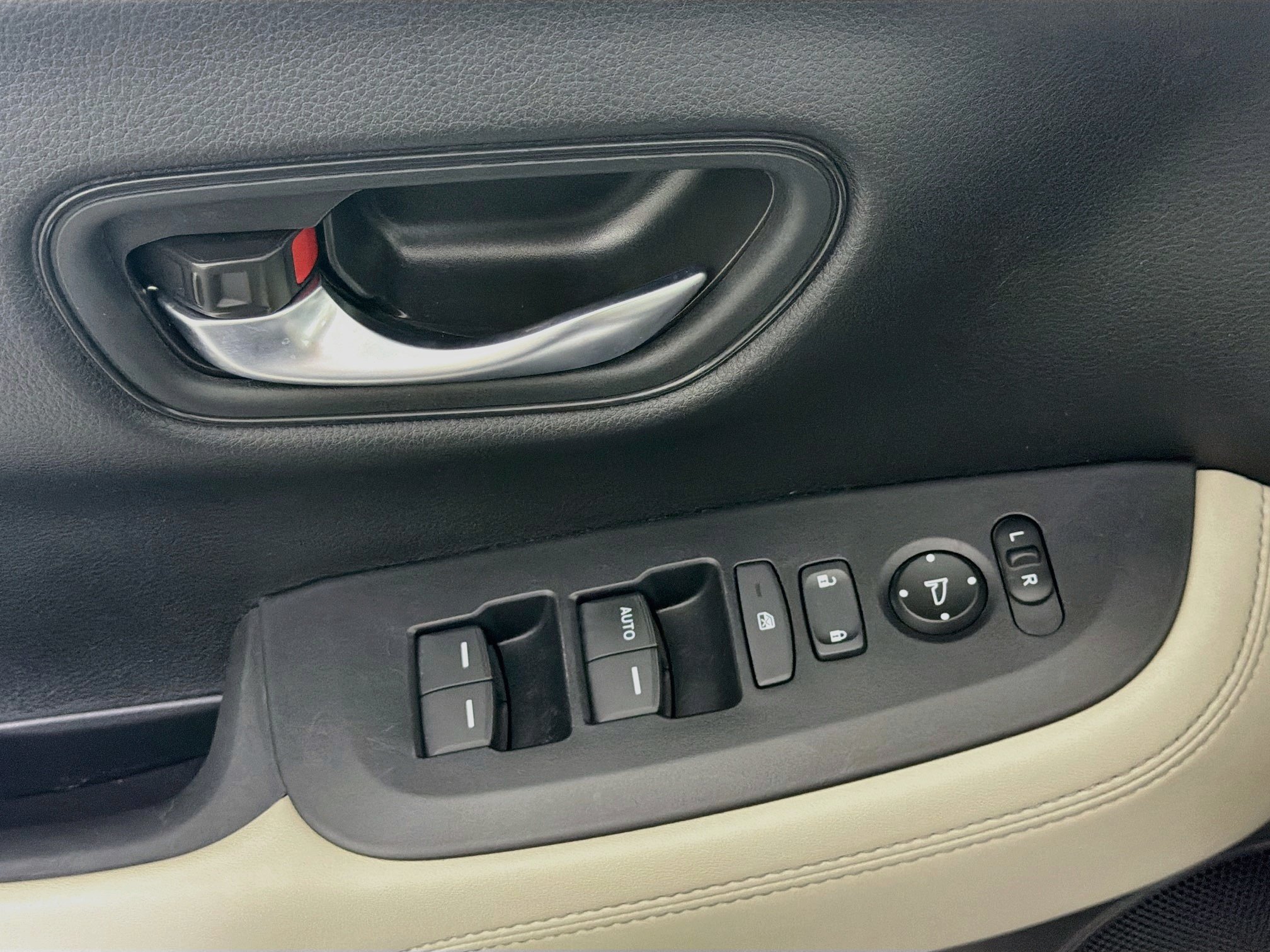 Used 2024 Honda HR-V LX image 15