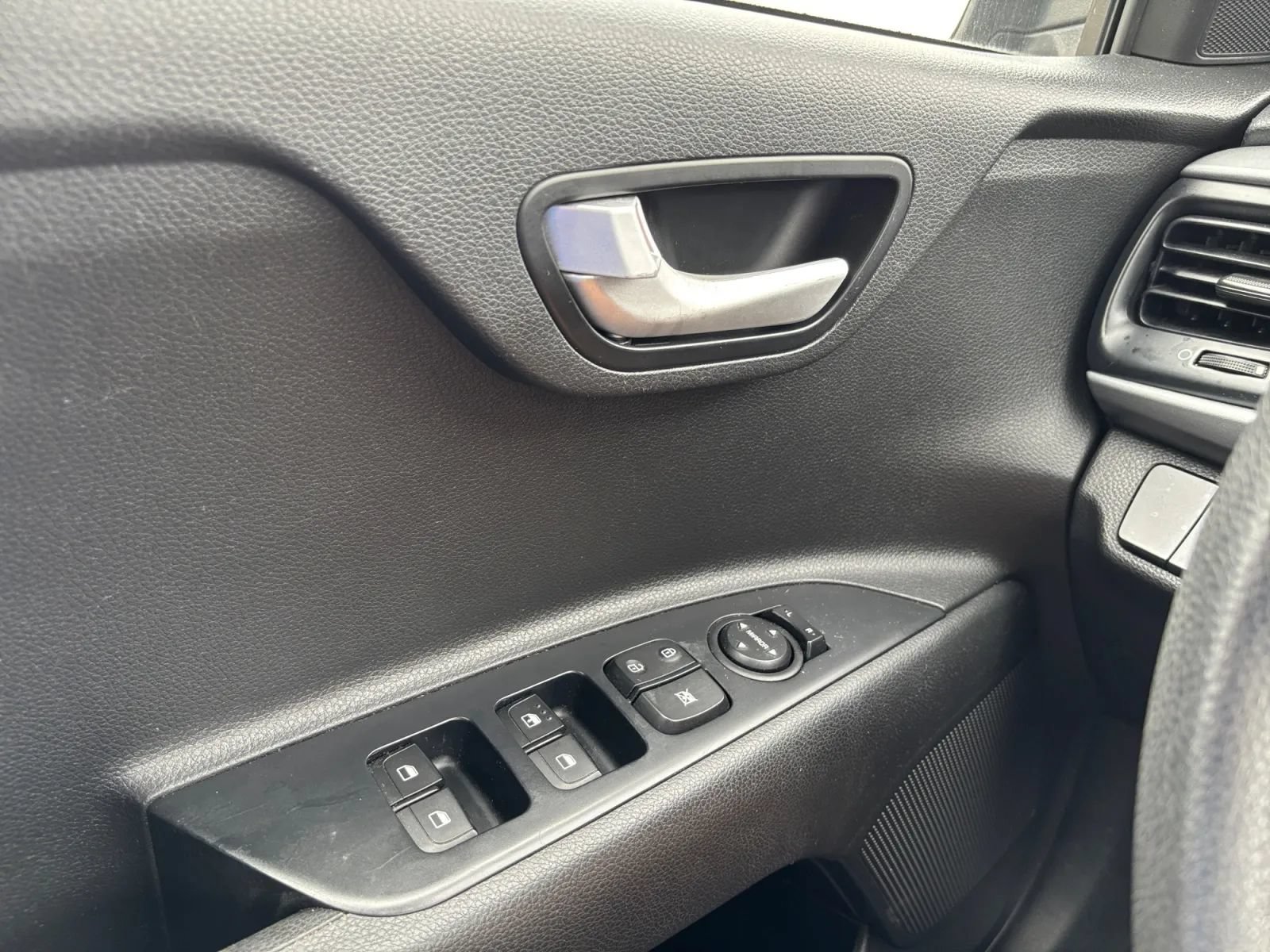 Used 2021 Kia Rio S FWD image 17