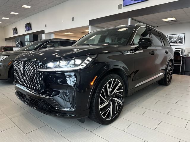 Certified 2025 Lincoln Aviator Black Label image 4