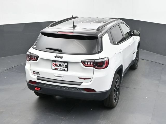 Used 2025 Jeep Compass Trailhawk AWD/4WD image 34