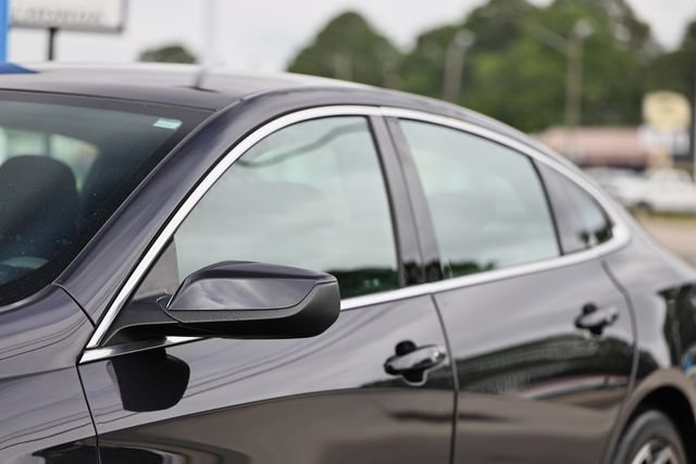 Used 2023 Chevrolet Malibu LT FWD image 3