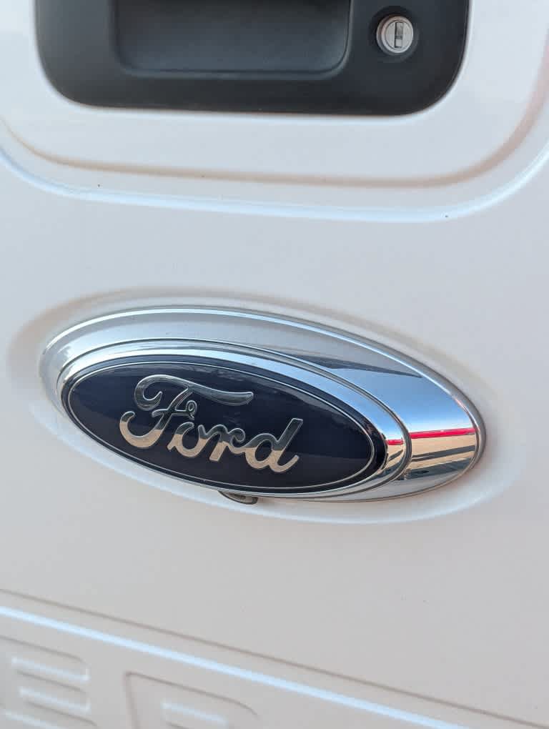 Used 2015 Ford F250 Lariat w/ Lariat Interior Package AWD/4WD image 10