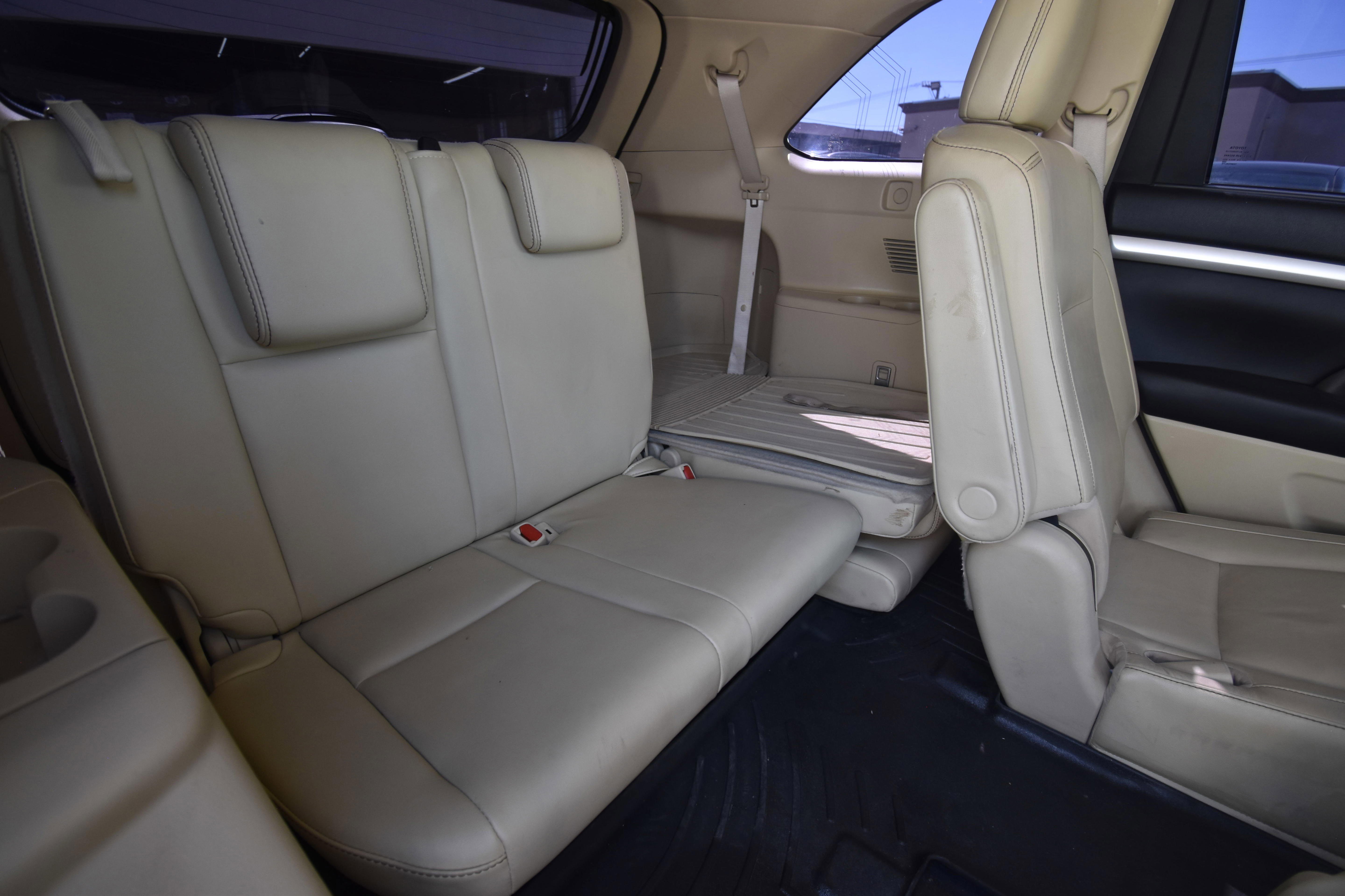 Used 2017 Toyota Highlander XLE FWD image 10
