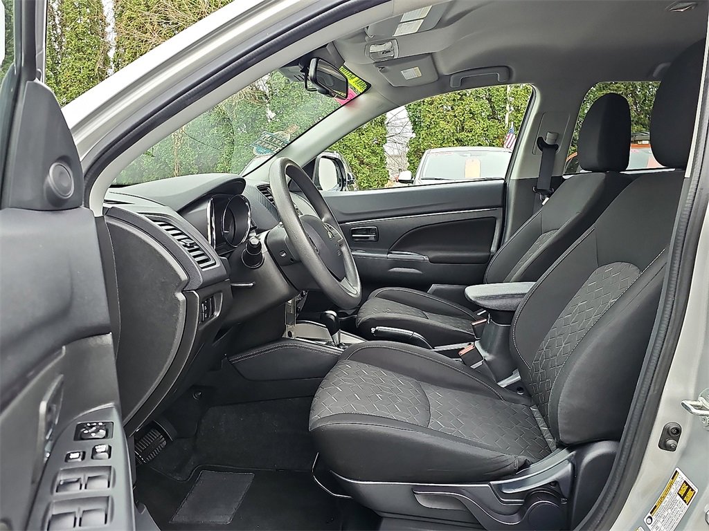 Used 2024 Mitsubishi Outlander Sport ES image 13