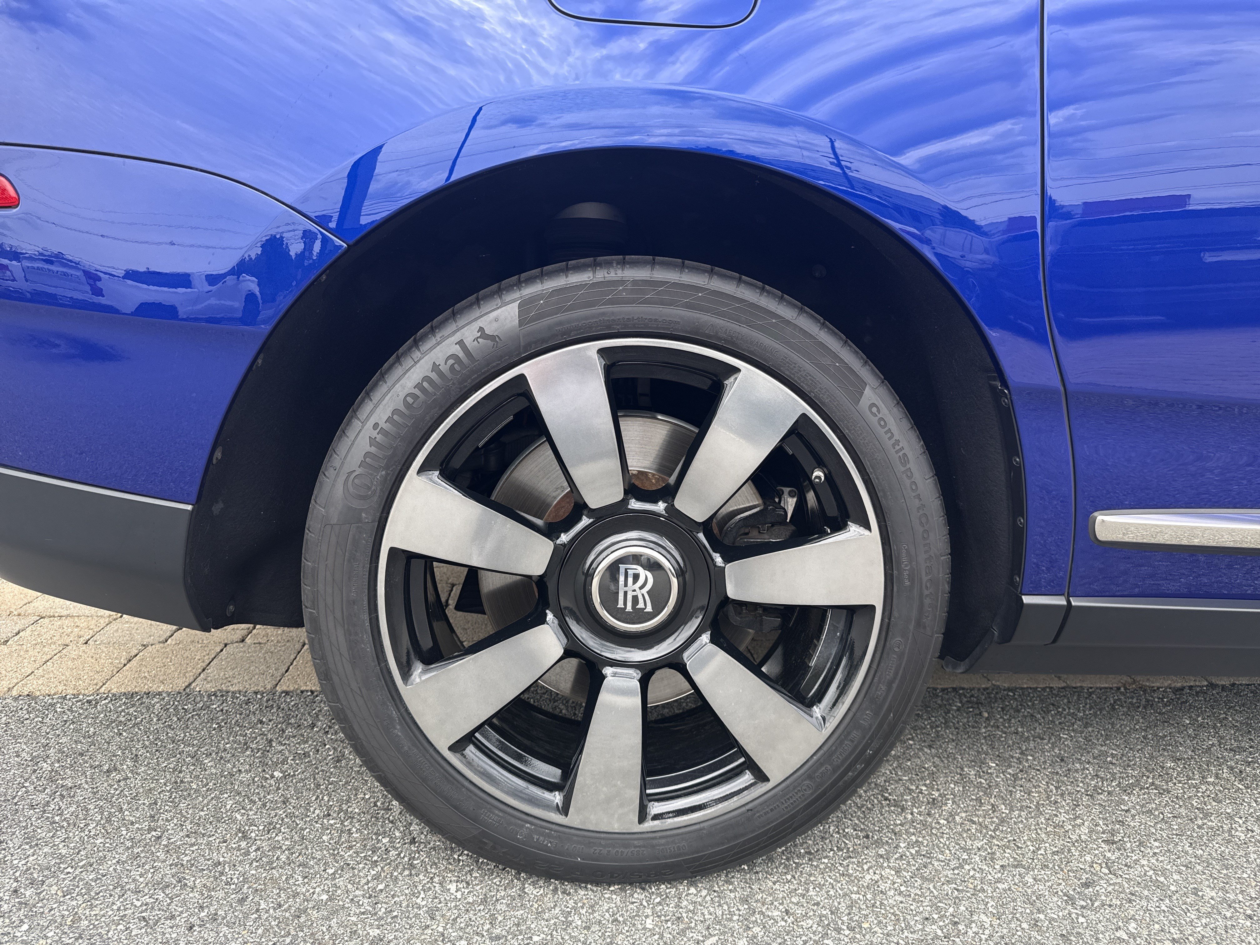 Certified 2021 Rolls-Royce Cullinan AWD/4WD image 31