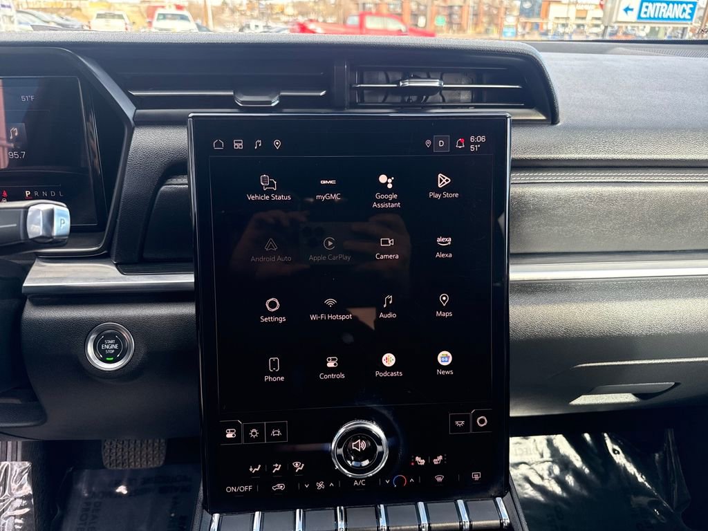 Used 2025 GMC Terrain Elevation image 18