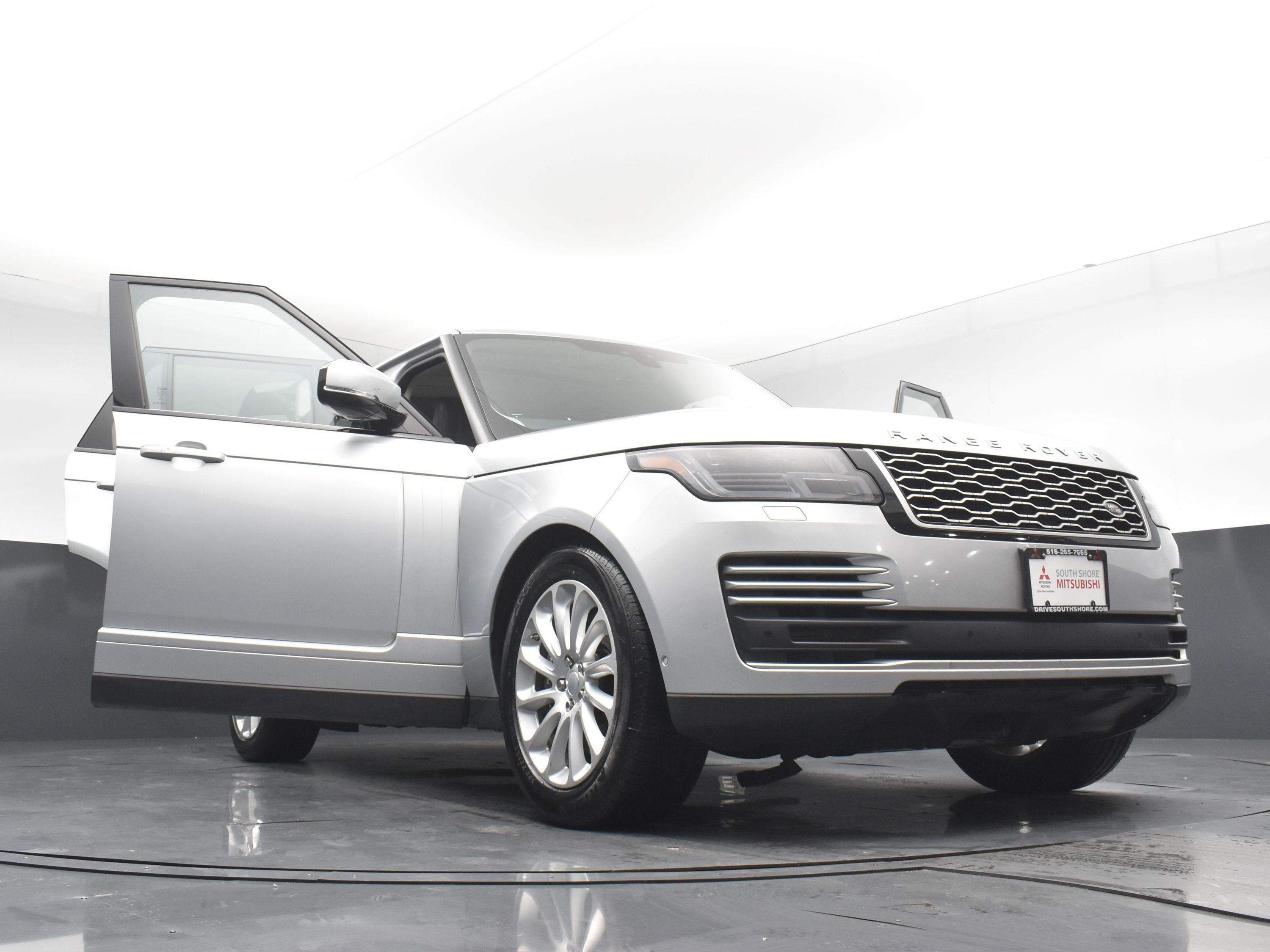 Used 2020 Land Rover Range Rover HSE image 33