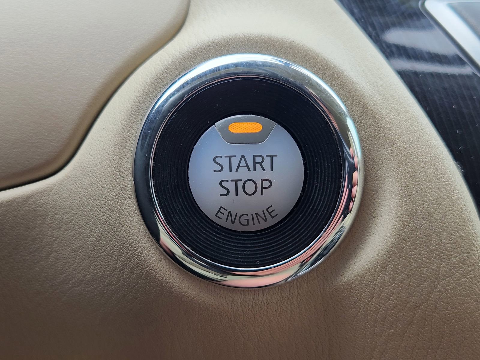 Used 2019 INFINITI QX60 Luxe w/ Essential Package FWD image 24