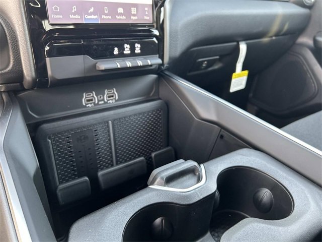 New 2026 RAM 1500 4x4 Crew Cab image 8