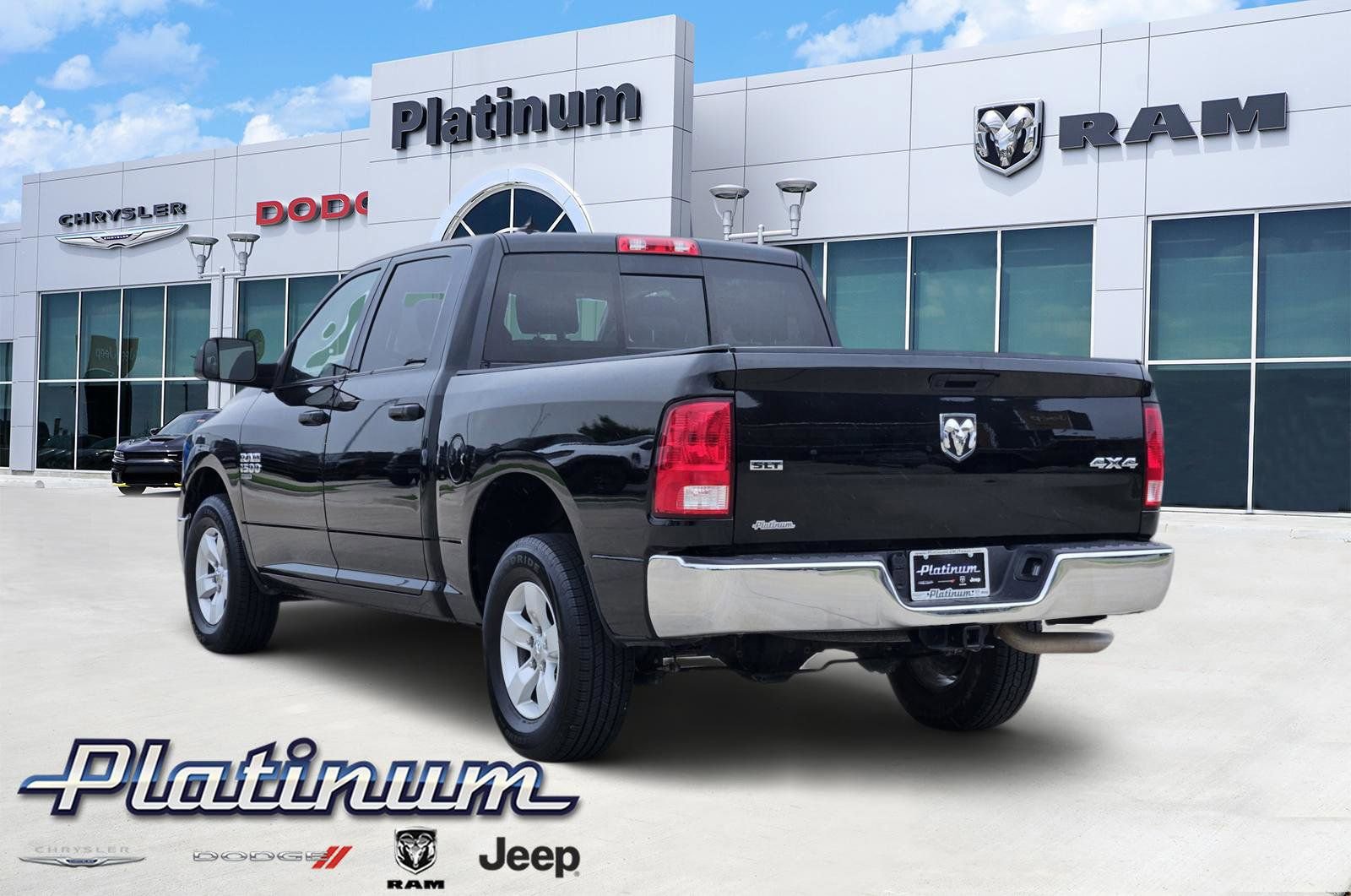 Used 2023 RAM 1500 Classic SLT w/ Trailer & Traction Group AWD/4WD image 4