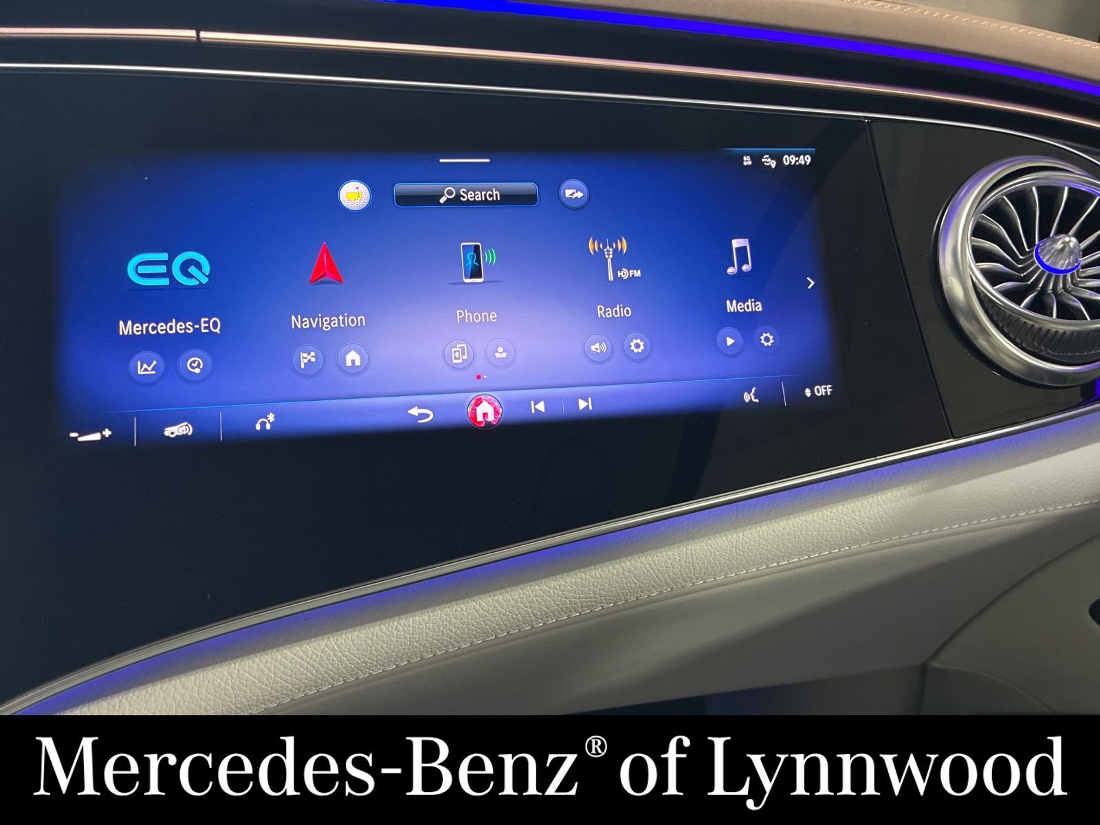 Used 2023 Mercedes-Benz EQS 580 4MATIC SUV image 20