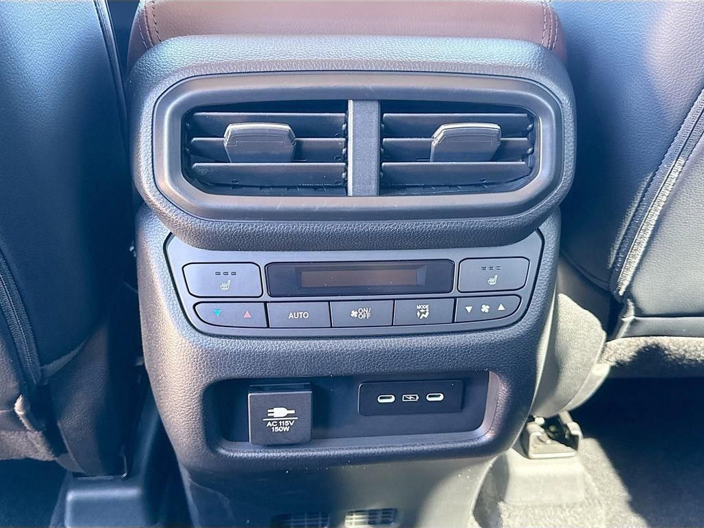 Used 2025 Honda Pilot Elite image 26