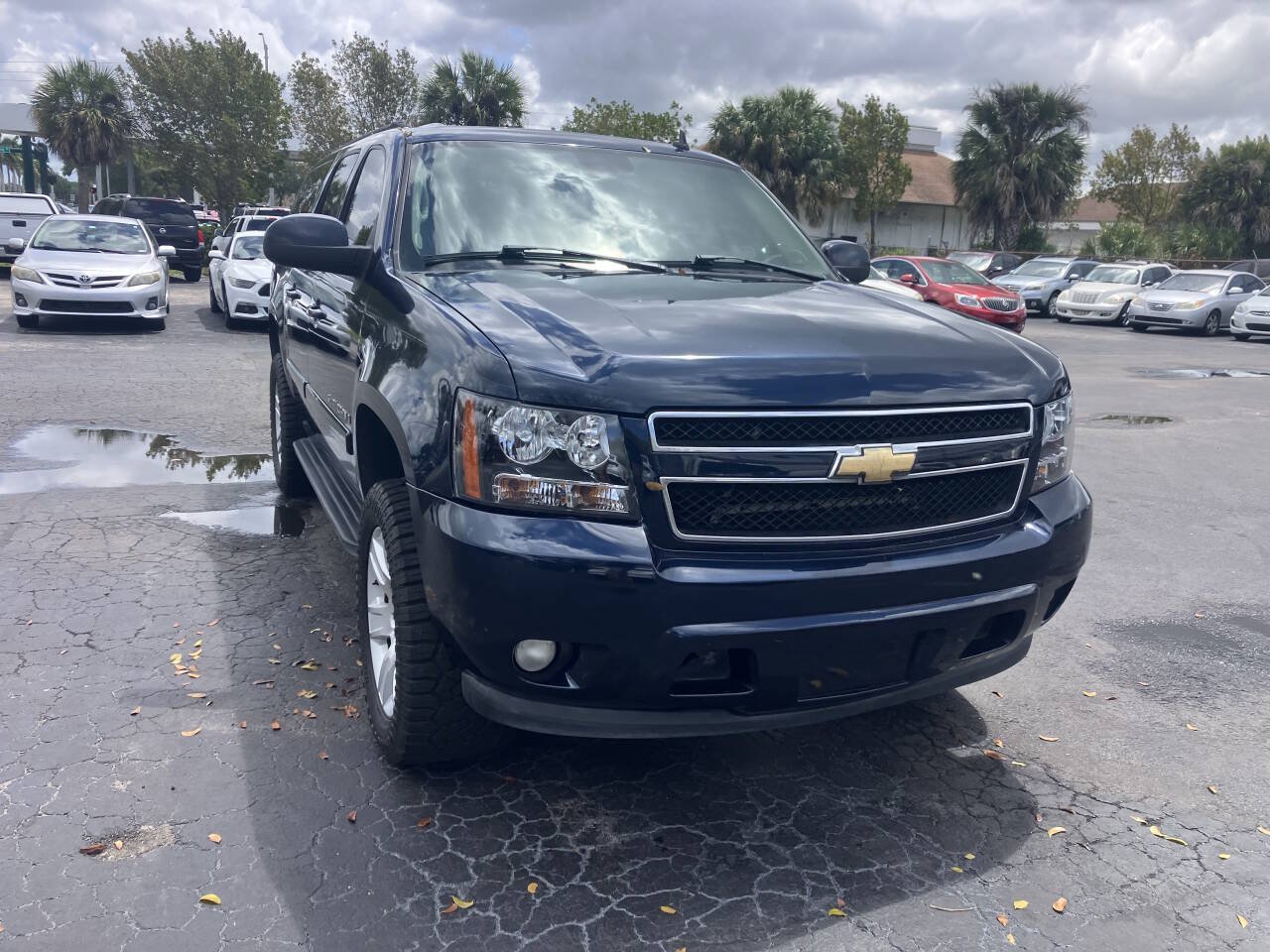 Used 2007 Chevrolet Suburban LT w/ LT Preferred Equipment Group RWD image 9