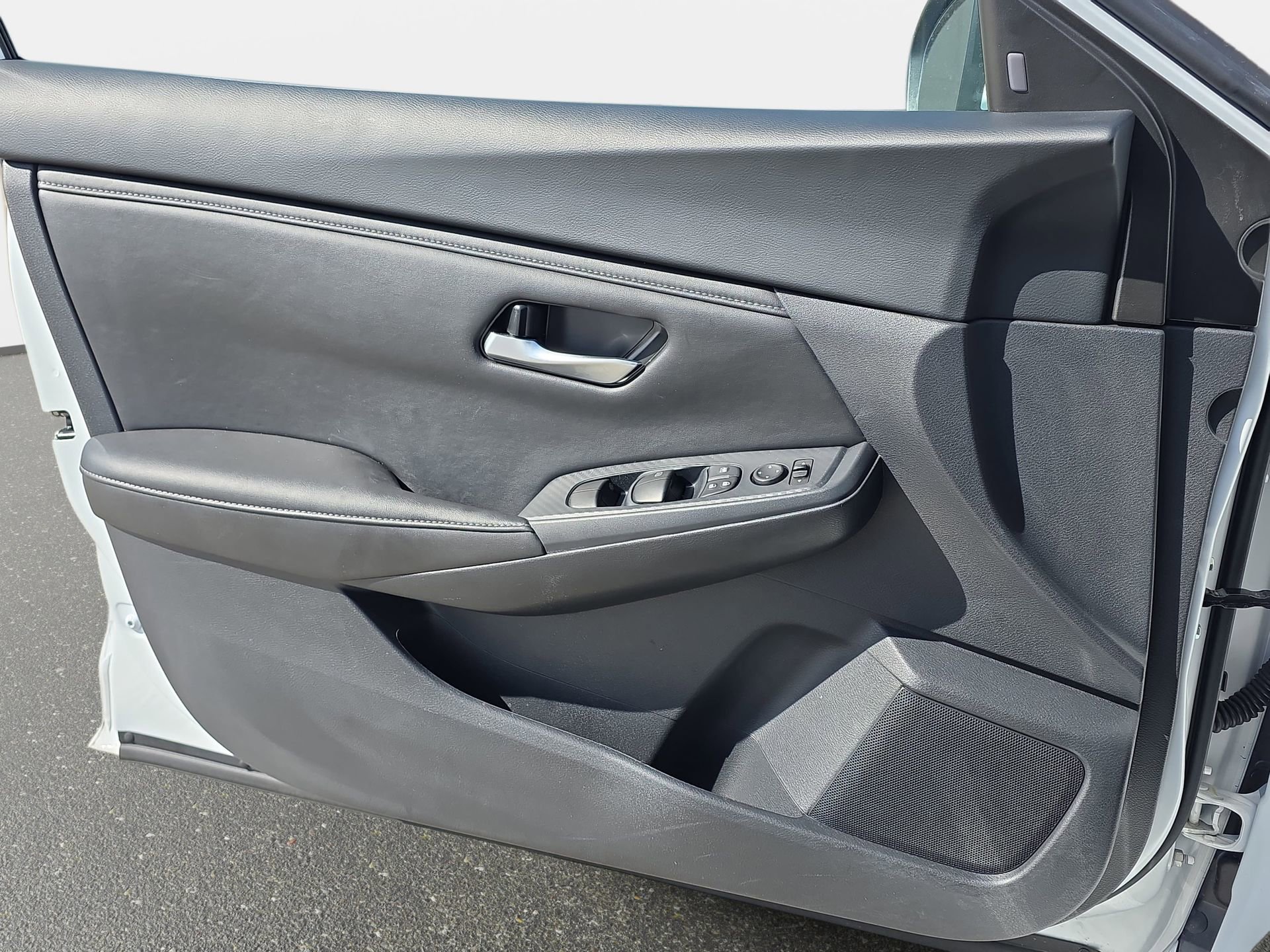 Certified 2025 Nissan Sentra SV w/ All-Weather Package image 25