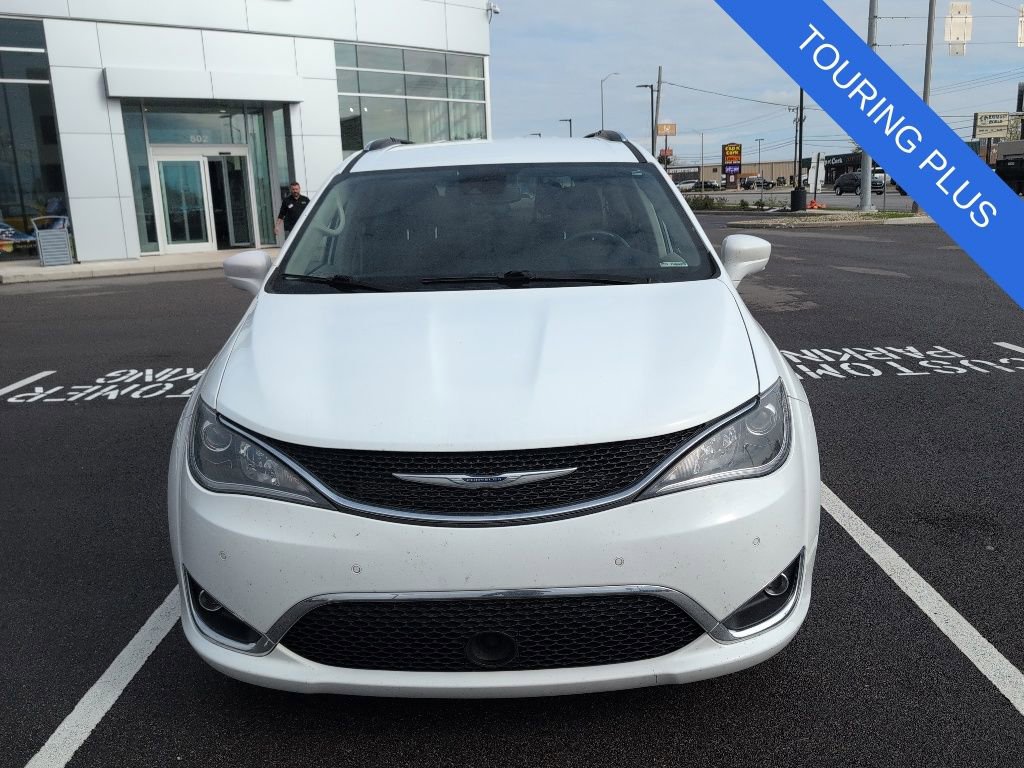Used 2020 Chrysler Pacifica Touring-L Plus w/ Advanced Safetytec Group FWD image 2