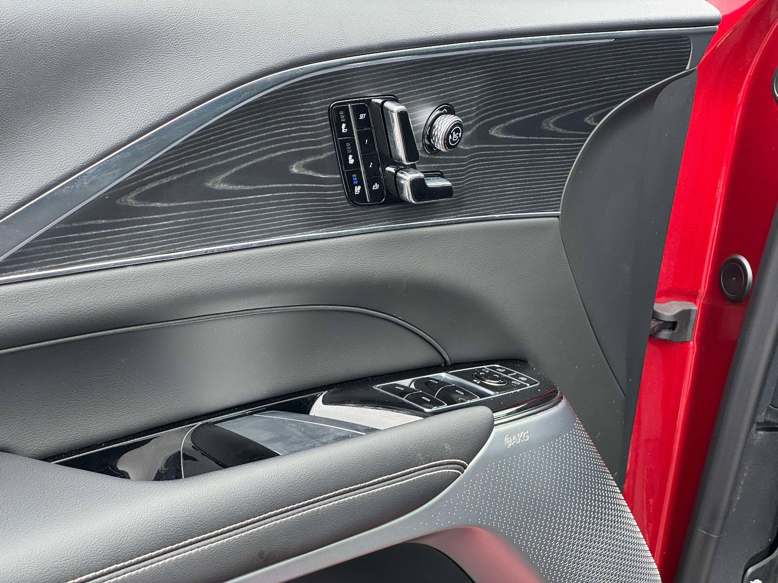 Certified 2025 Cadillac Lyriq Luxury w/ LPO, Floor Liner Package image 20