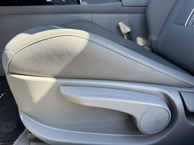 Used 2025 Hyundai Elantra SEL image 12