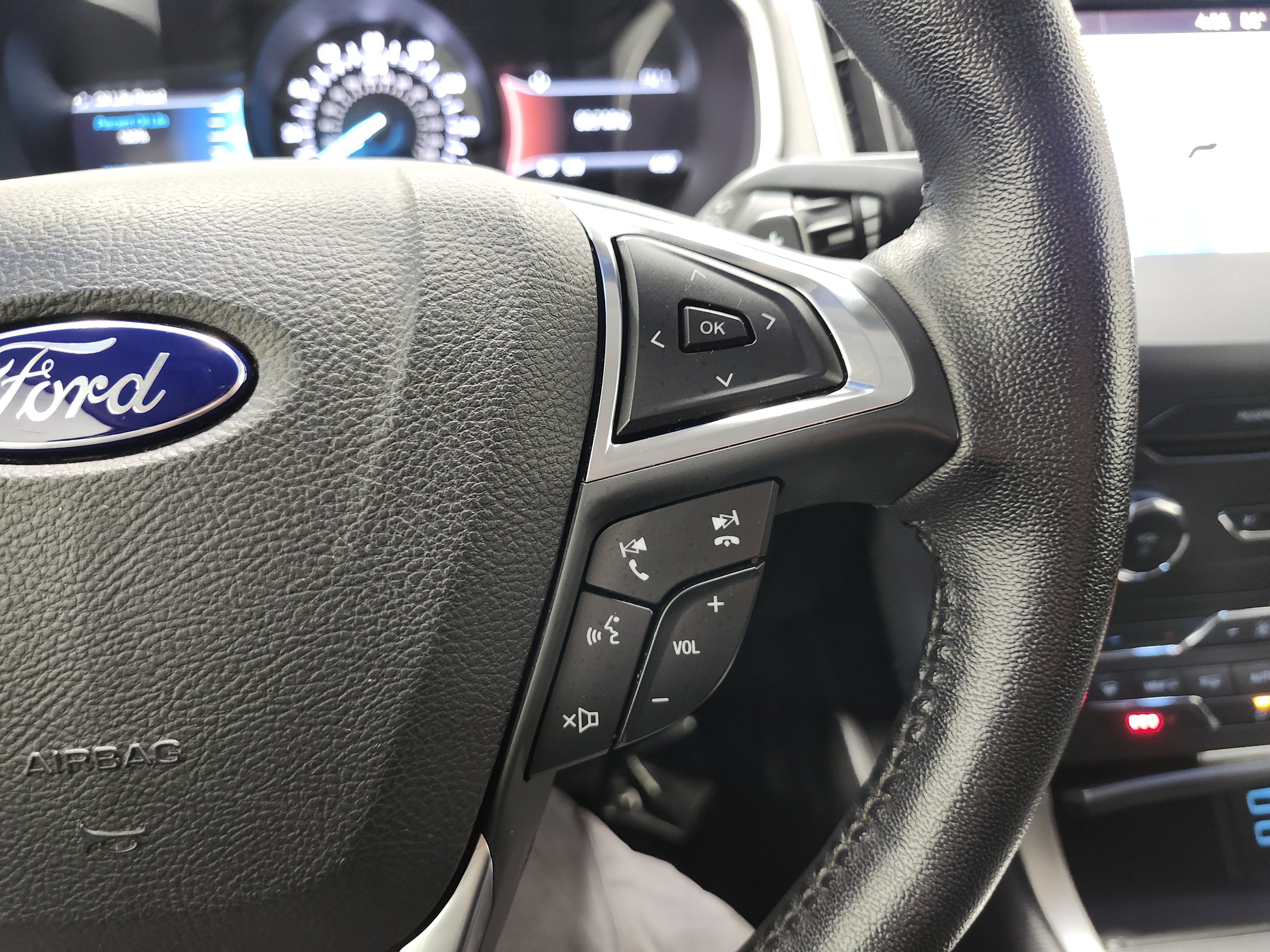 Used 2017 Ford Edge SEL w/ Equipment Group 201A image 35