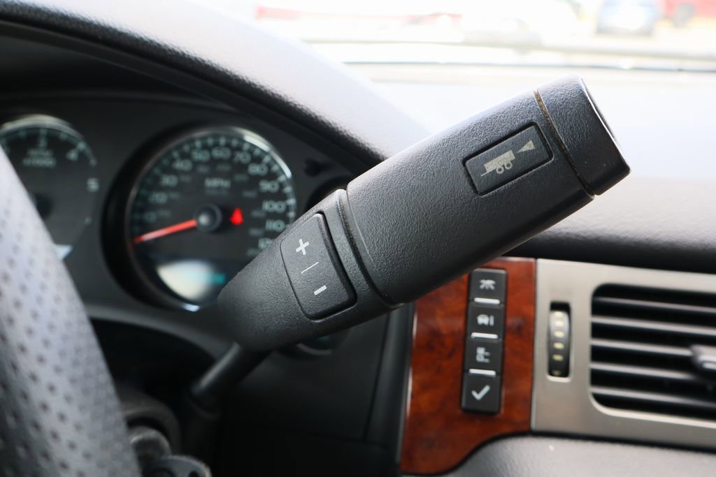 Used 2011 Chevrolet Avalanche LS image 15