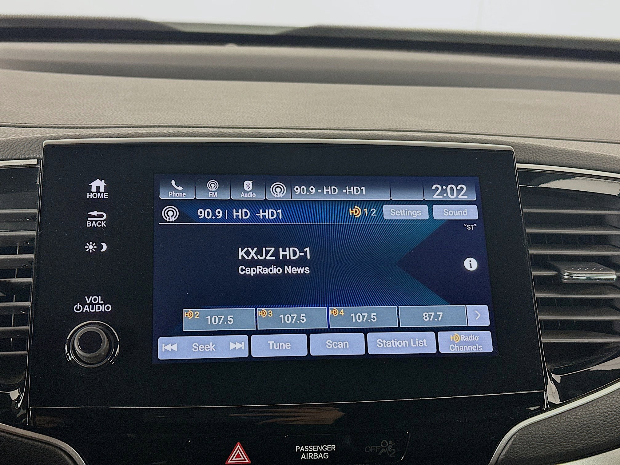 Used 2023 Honda Passport EX-L image 19