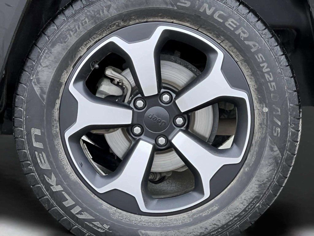 Used 2019 Jeep Renegade Trailhawk w/ Cold Weather Group II image 15