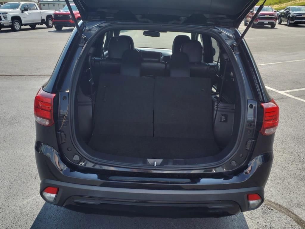 Used 2020 Mitsubishi Outlander LE image 27