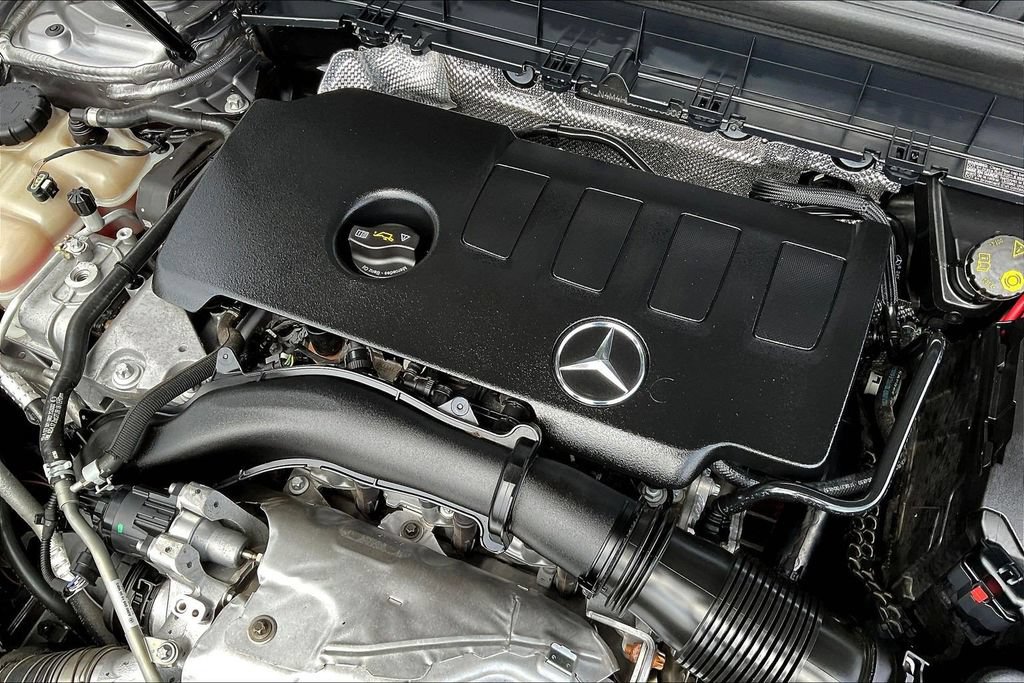 Used 2022 Mercedes-Benz GLB 250 4MATIC image 34
