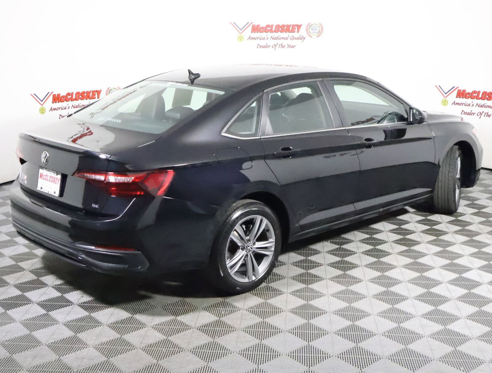 Used 2024 Volkswagen Jetta SE image 5
