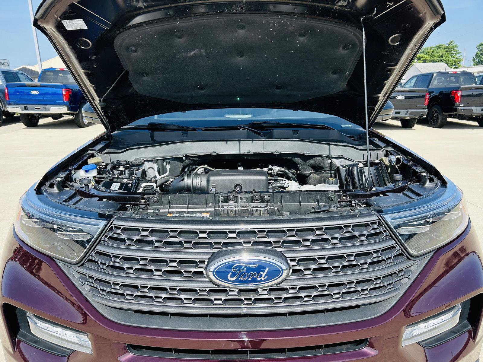Used 2023 Ford Explorer XLT w/ Equipment Group 202A AWD/4WD image 47