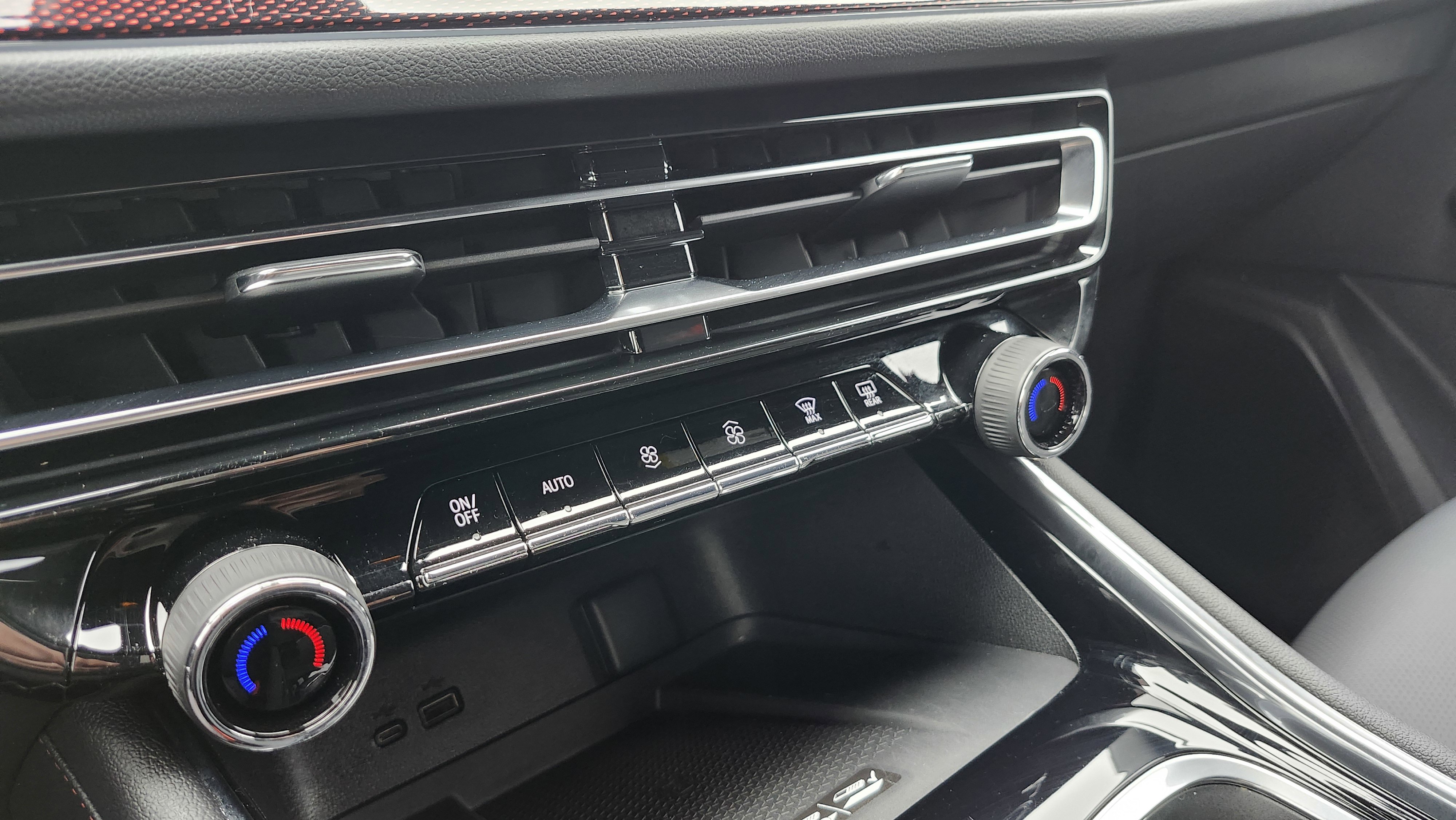 Used 2025 Chevrolet Traverse Z71 w/ LPO, Floor Liner Package image 35