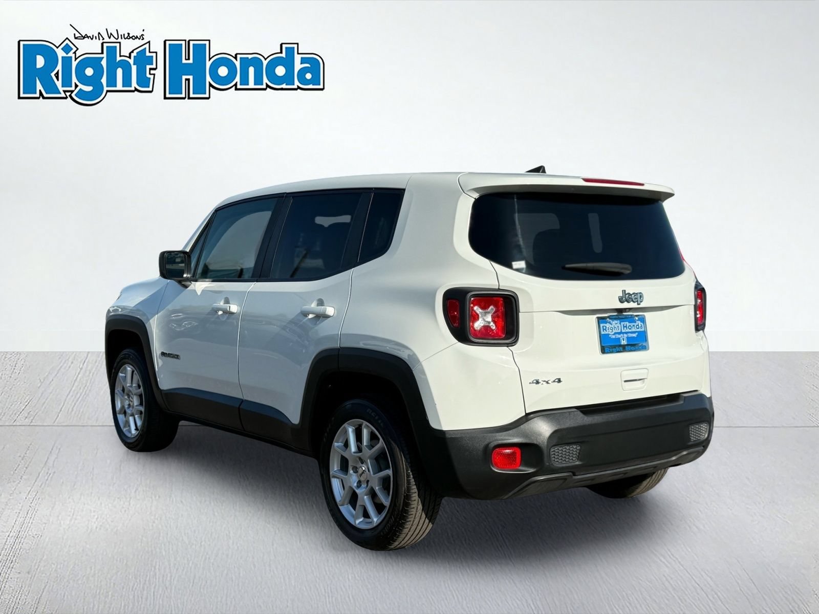 Used 2023 Jeep Renegade Latitude AWD/4WD image 4