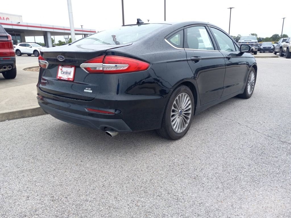Used 2020 Ford Fusion SE FWD image 6