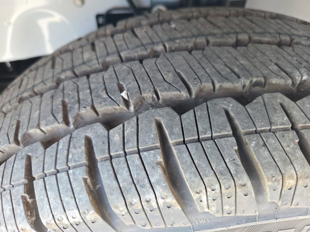 New 2025 Ford Transit 250 148 Medium Roof image 29