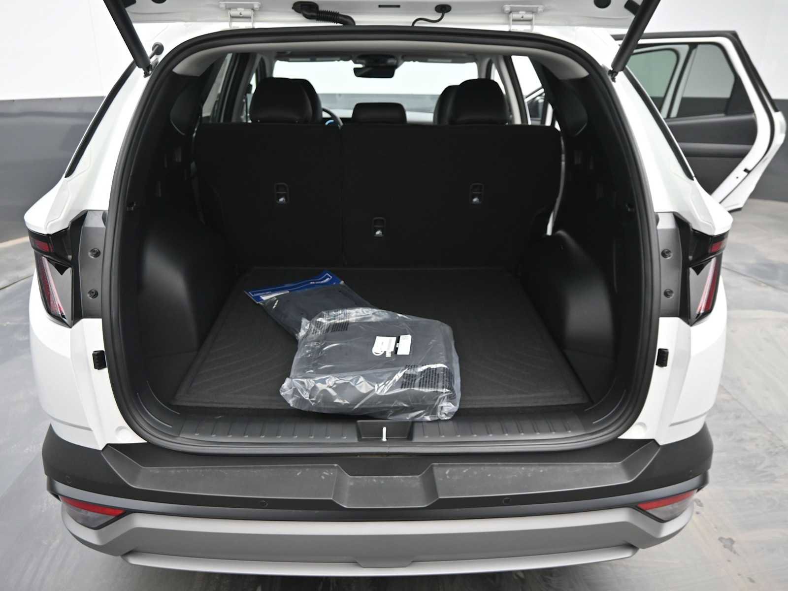 New 2026 Hyundai Tucson Limited image 13