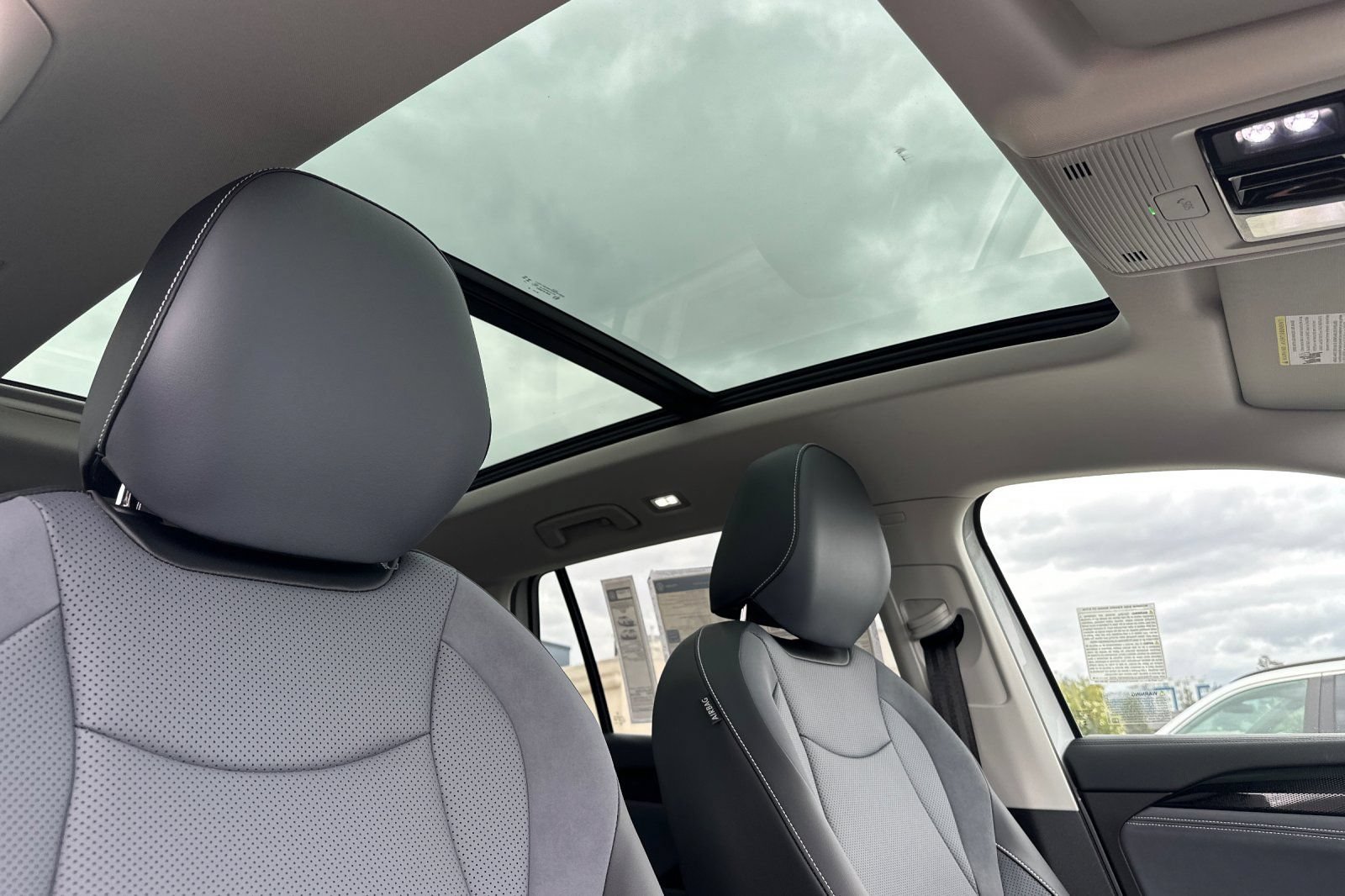 New 2026 Volkswagen Tiguan SE AWD/4WD image 17