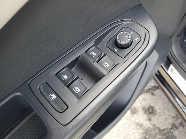 Used 2025 Volkswagen Taos SE w/ Panoramic Sunroof Package image 15