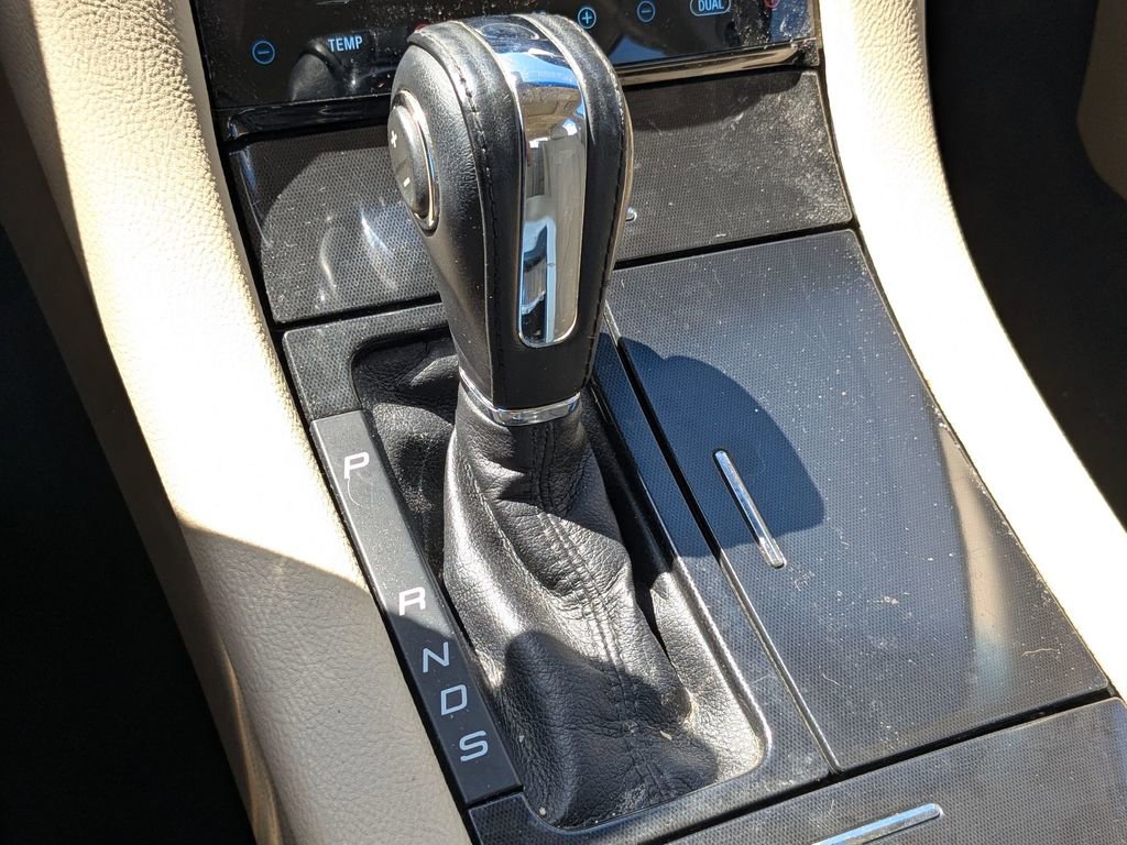 Used 2017 Ford Taurus Limited image 12