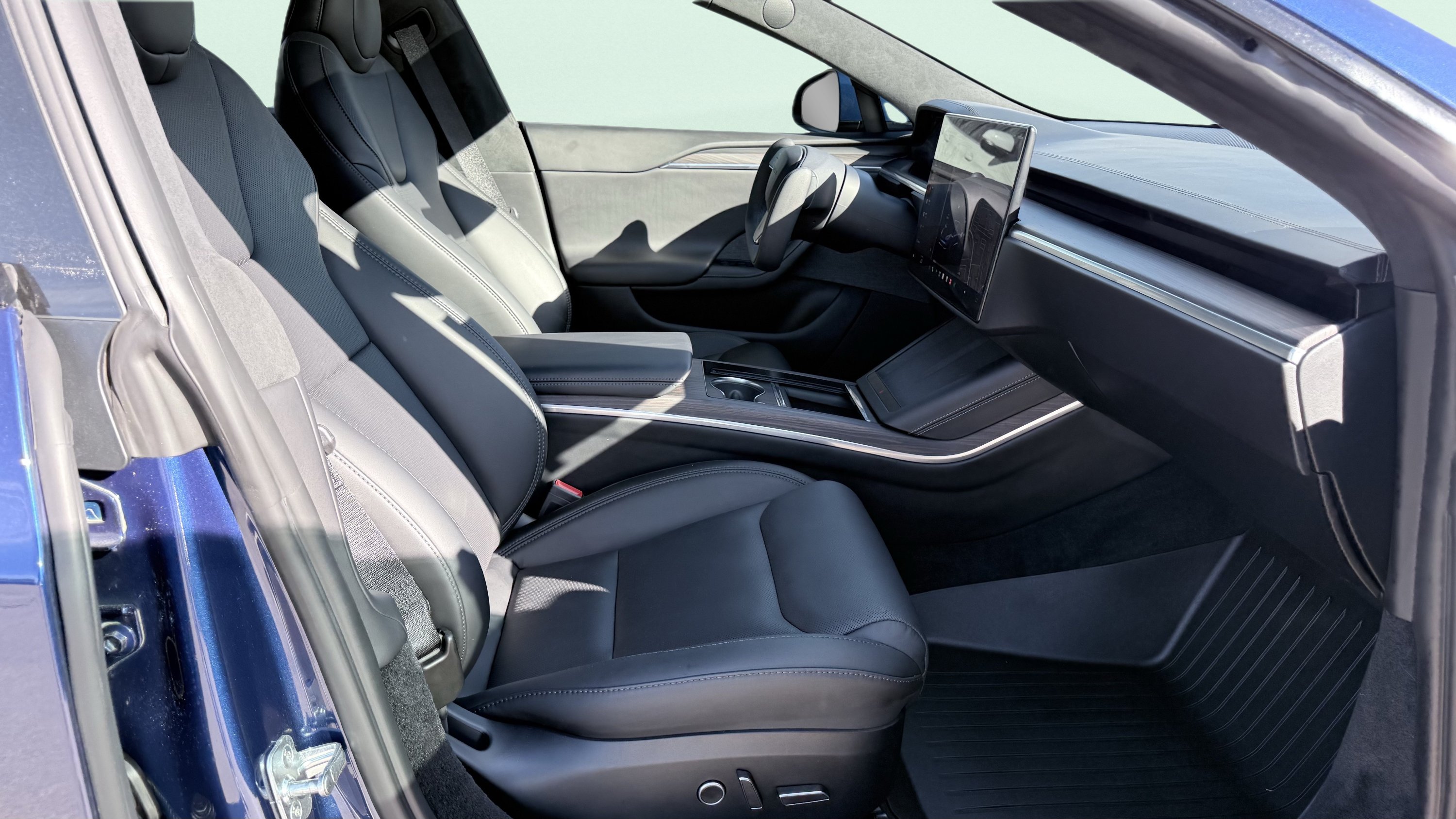 Used 2024 Tesla Model S AWD/4WD image 37