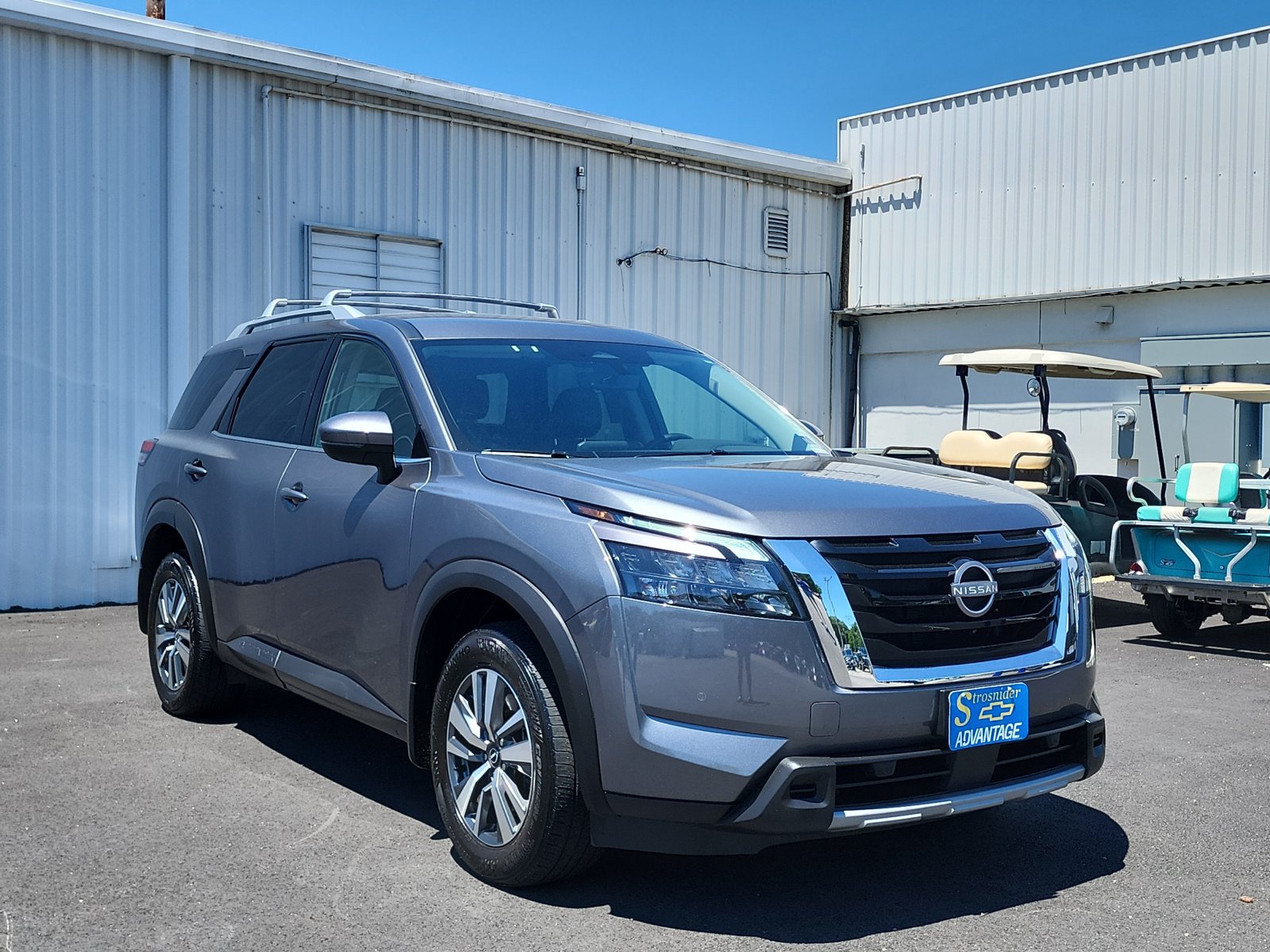 Used 2025 Nissan Pathfinder SL AWD/4WD image 7