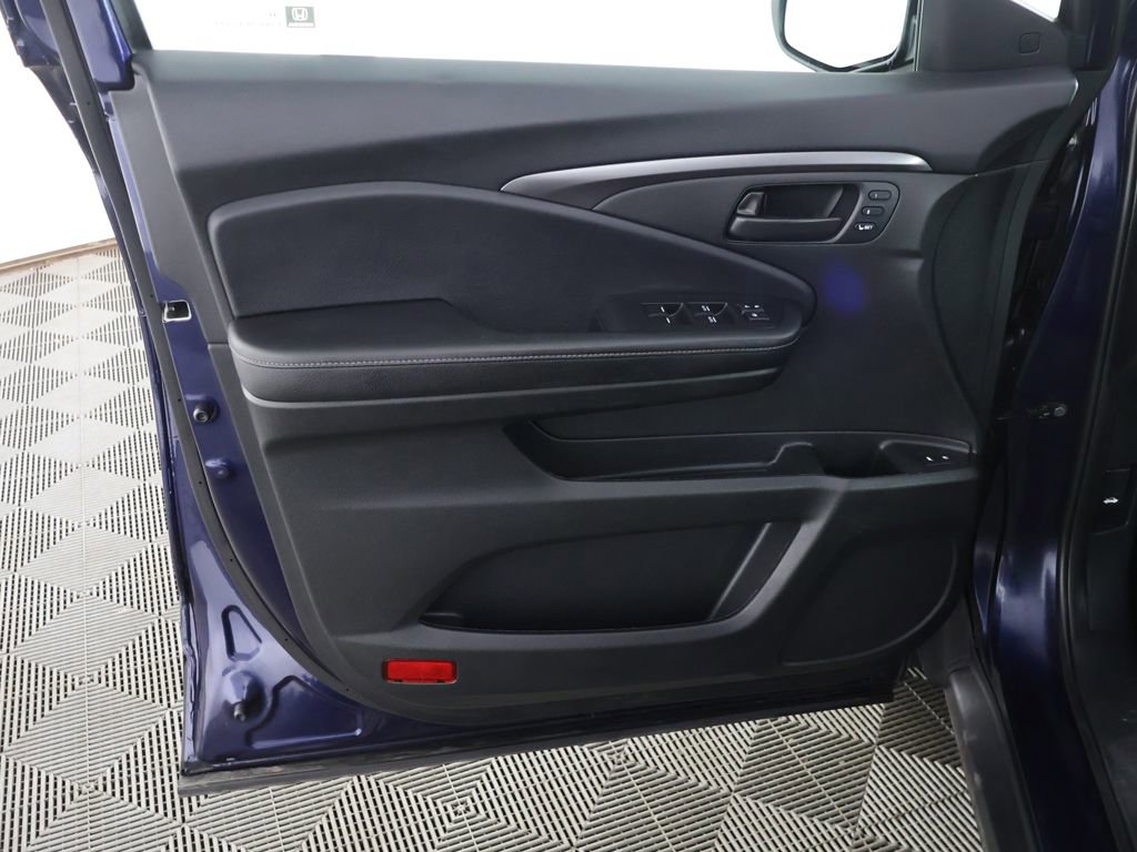 Used 2025 Honda Passport EX-L image 23