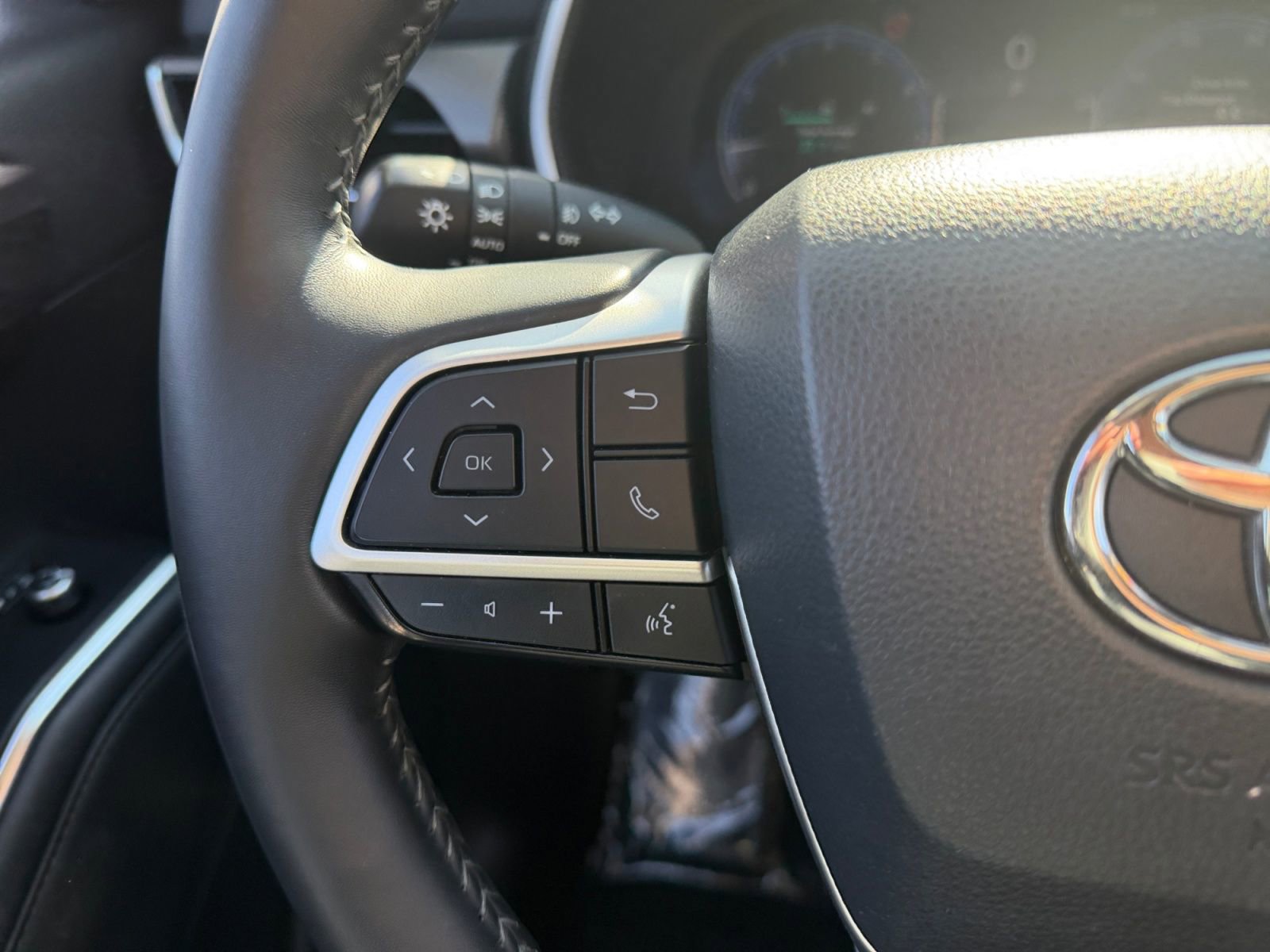 Used 2024 Toyota Highlander Limited image 20