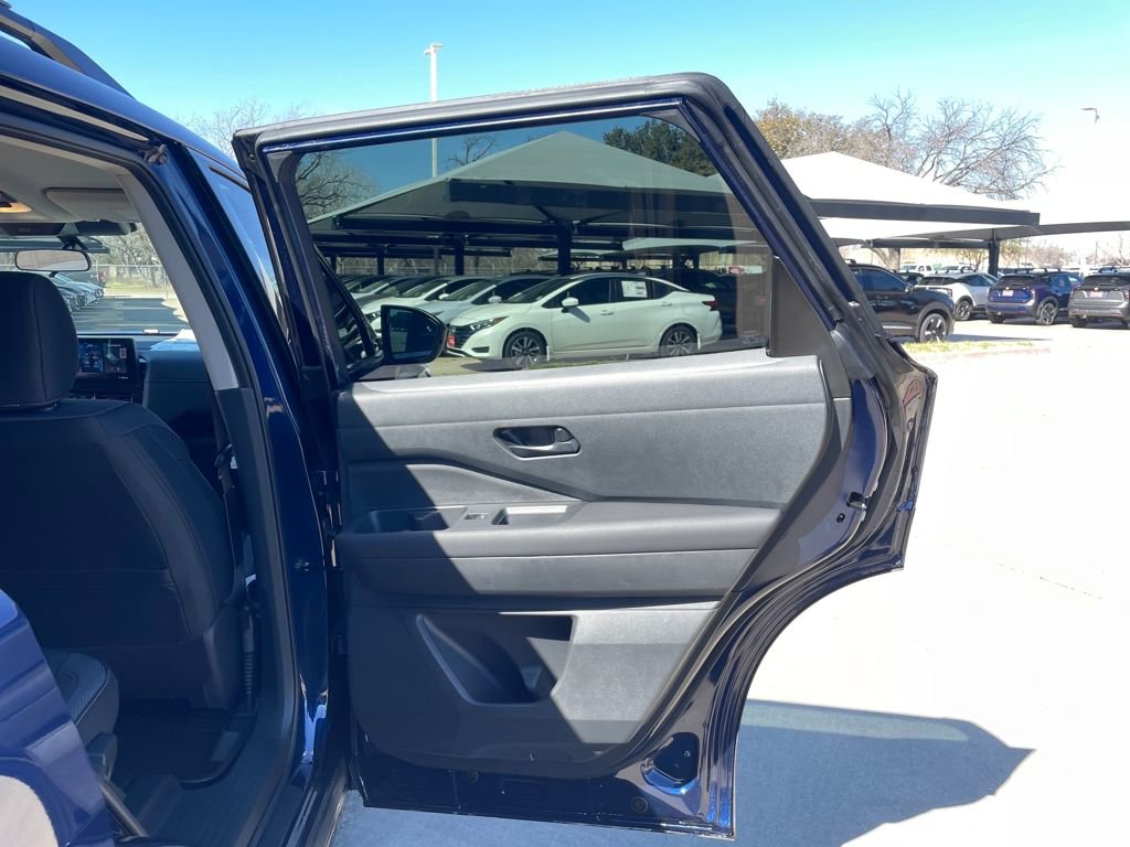 New 2026 Nissan Pathfinder SV AWD/4WD image 39
